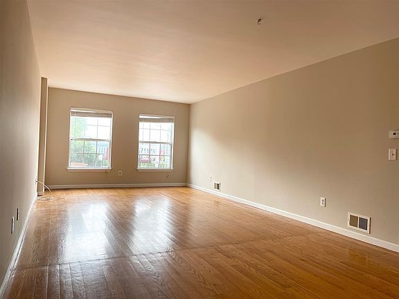 4th image of 24 Bergen Ridge Rd #3