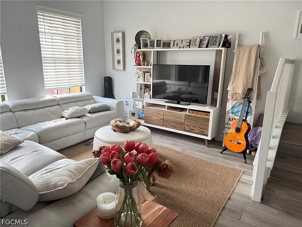 3 bed, 2.5 bath, 1637 sqft, $2,600 — Photo 4