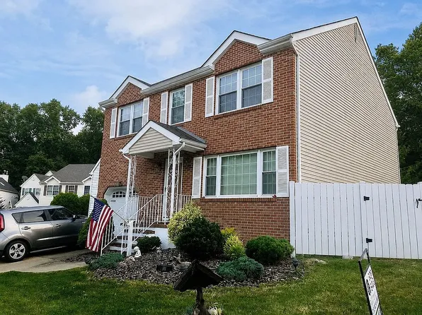 44 Oak Knoll Dr, Matawan, NJ 07747