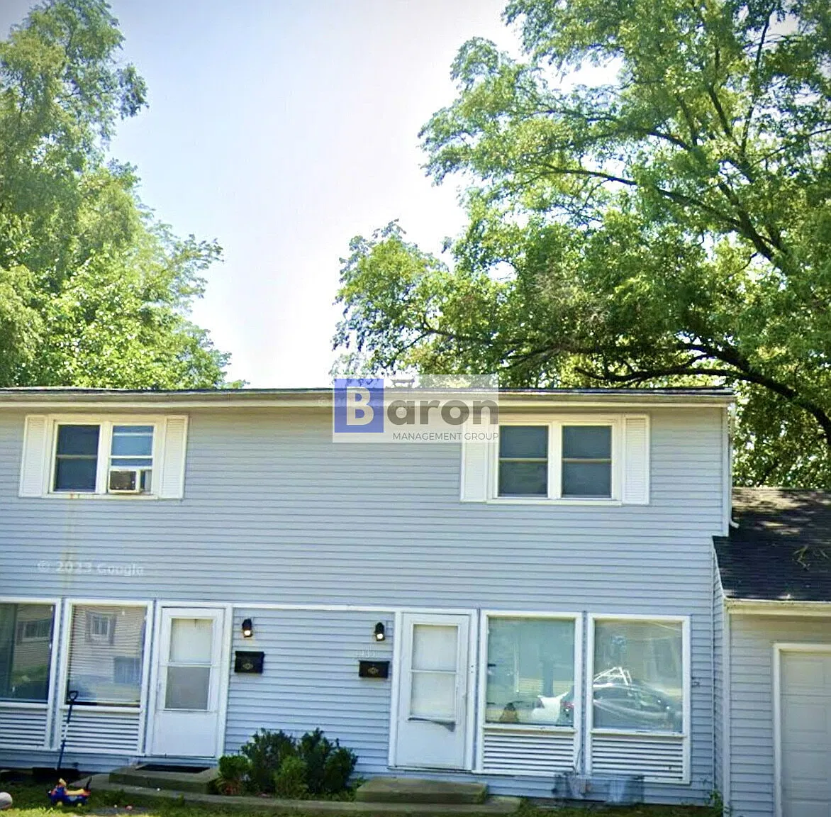 "Charming 2-Bedroom Home with Gleaming Hardwood Floors in South Bend Spacious 1728 Sq Ft!" — Photo 2