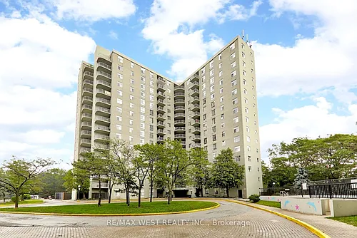 3559 Eglinton Ave W Photo 1