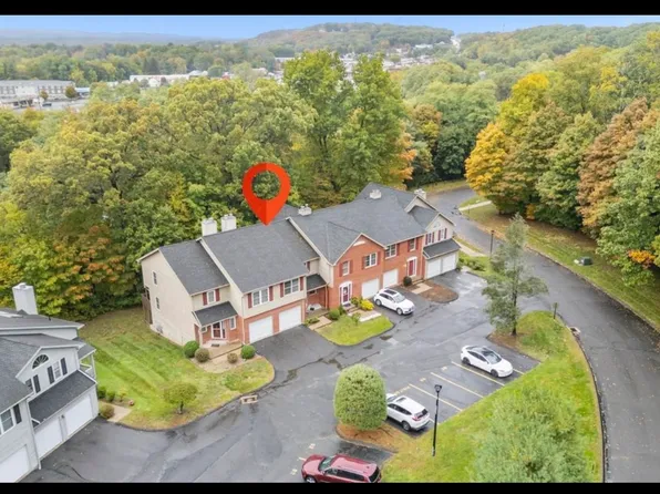 98 Crown Rdg, Newington, CT 06111