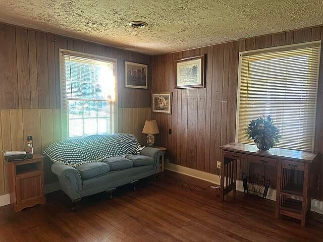 2nd image of 132 Morton St