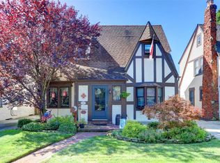 44 Cunningham Ave, Floral Park, NY 11001