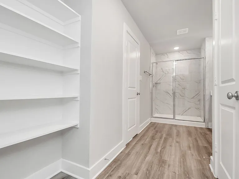 21047 Bay Village Dr #B — Photo 33