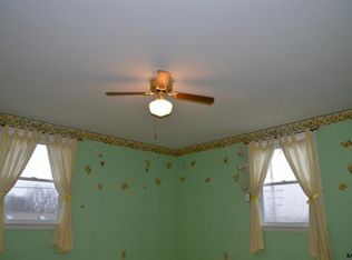 198 Bankert Rd, Hanover, PA 17331