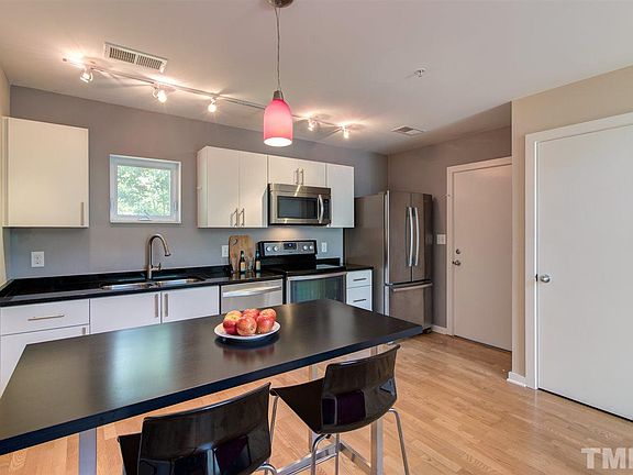 4th image of 506 N Mangum St APT 403