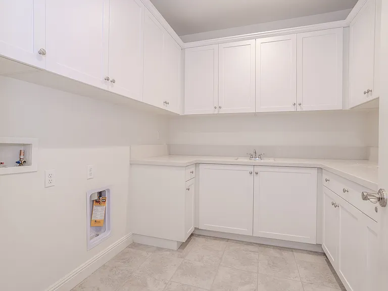 11710 Manchester Way — Photo 45