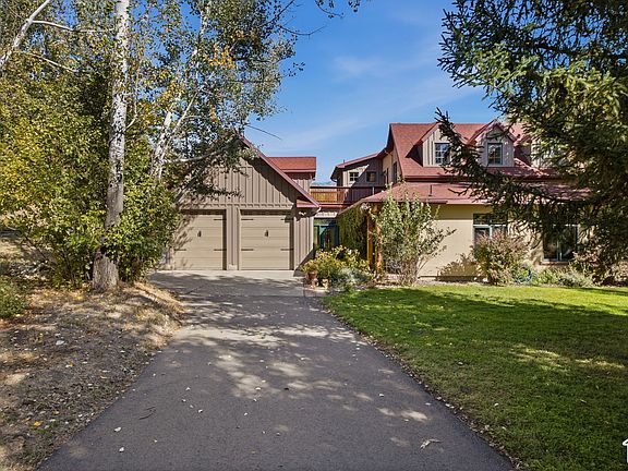 4th image of 725 Canyon Rd