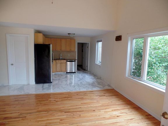 3rd image of 108 Garden Ln