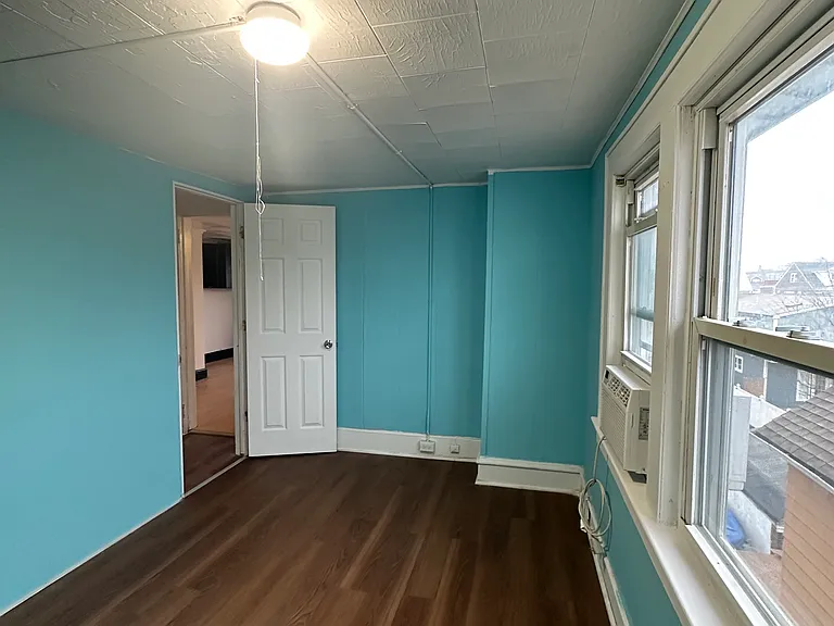 138 N 15th St #3 — Photo 8