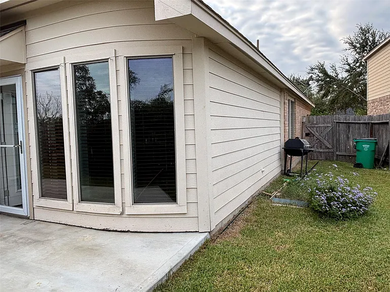 10902 Brighton Gardens Dr — Photo 32