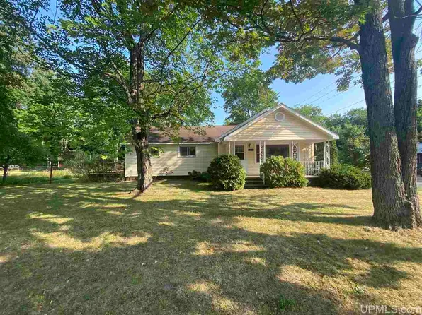 1802 W Fair Ave, Marquette, MI 49855