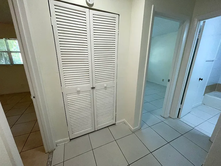 274 SW 9th St #1 — Photo 15