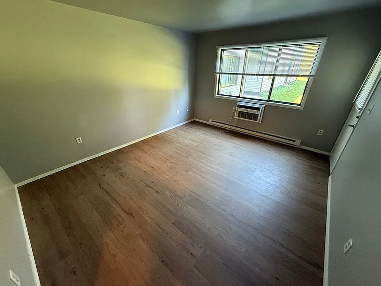 3278 North Dousman St. — Photo 11