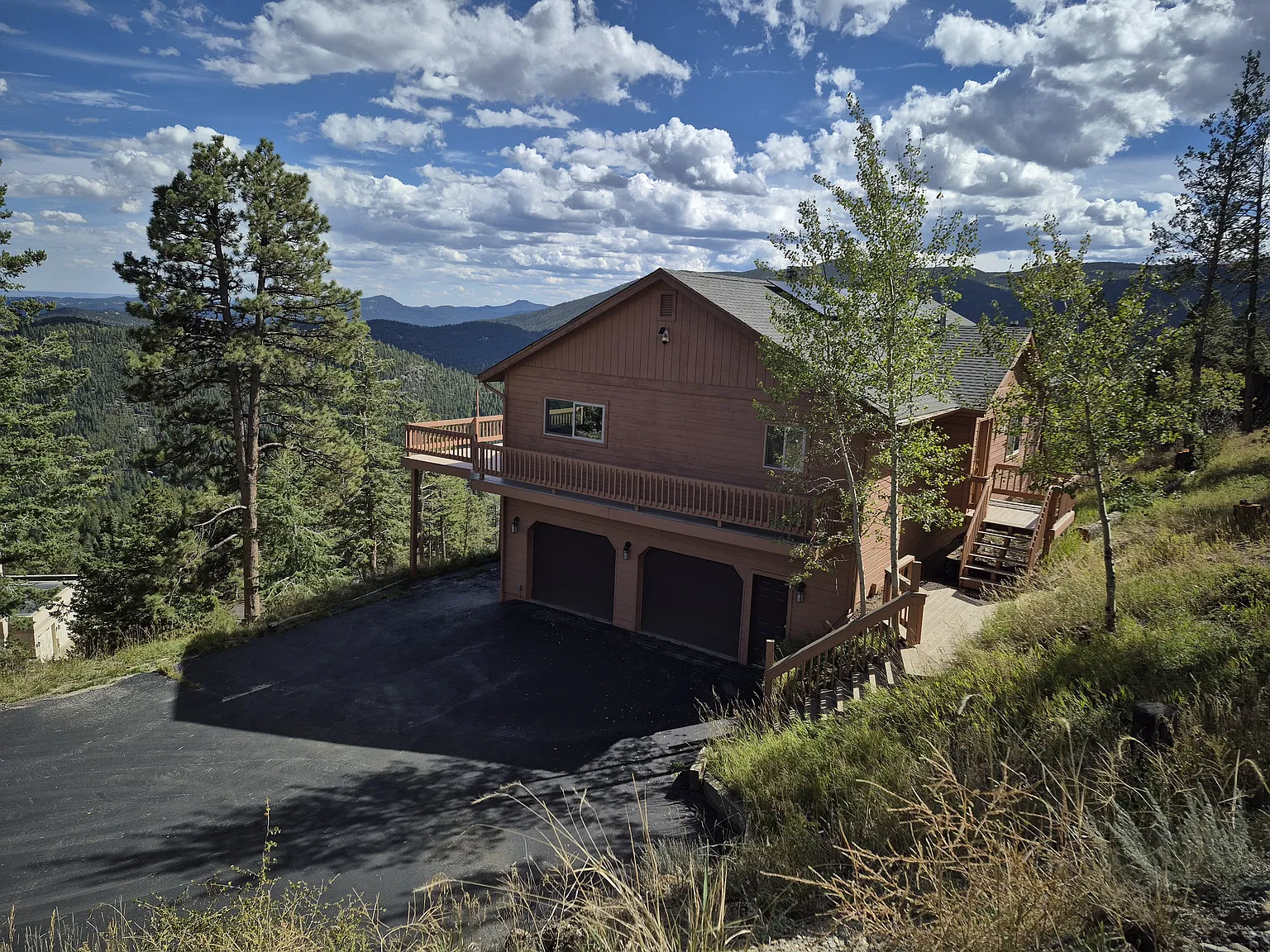 1096 Aspen Drive — Photo 2