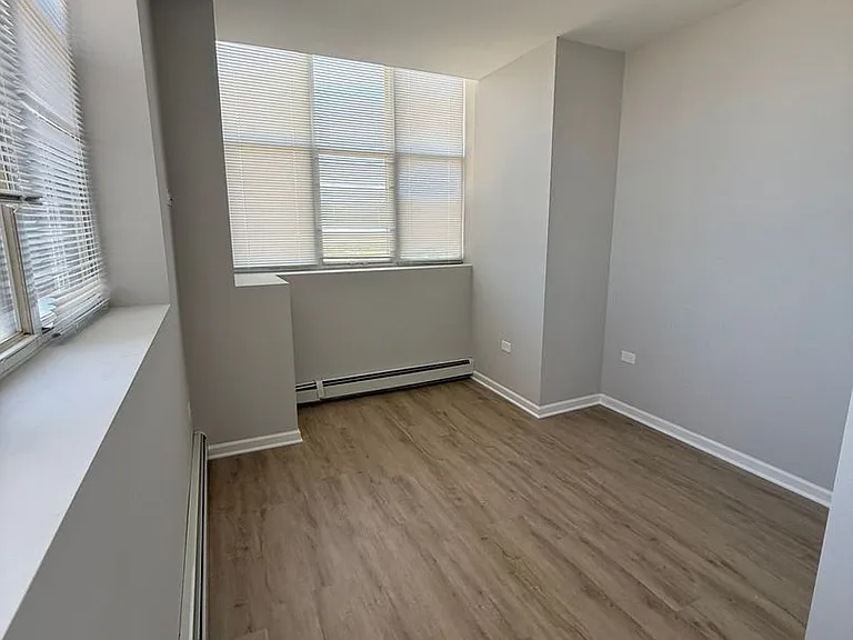 10 N Sheridan Rd. — Photo 40