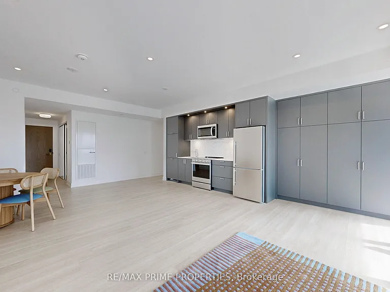 30 Inn On The Park Dr #2401 — Photo 2