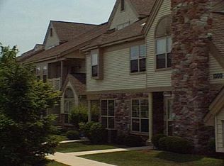1302 Foxmeadow Cir BUILDING 13, Royersford, PA 19468