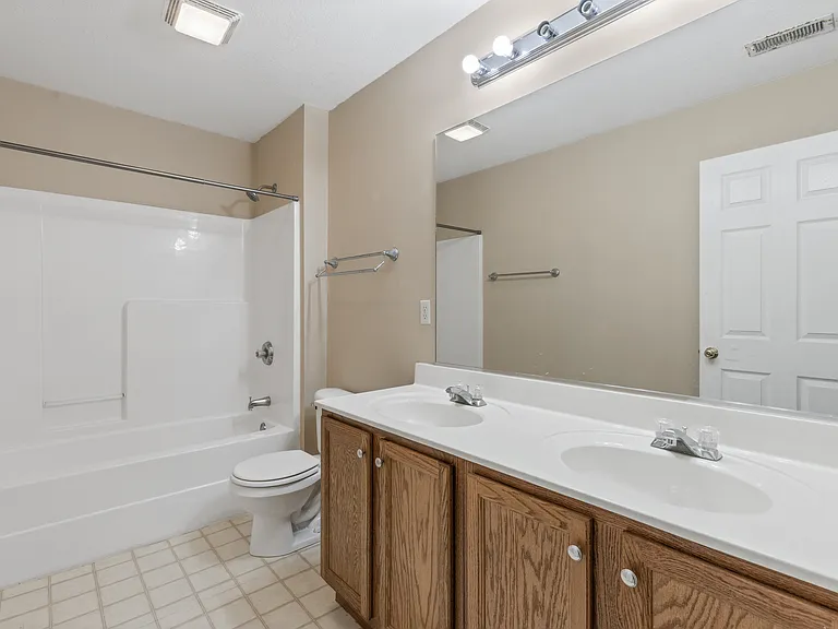 926 Glendower Way — Photo 4