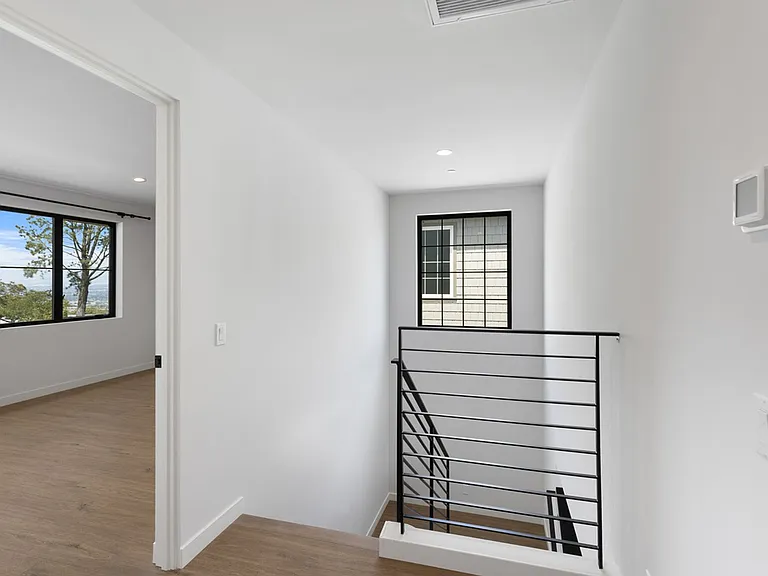 21552 Treetop Ln — Photo 27