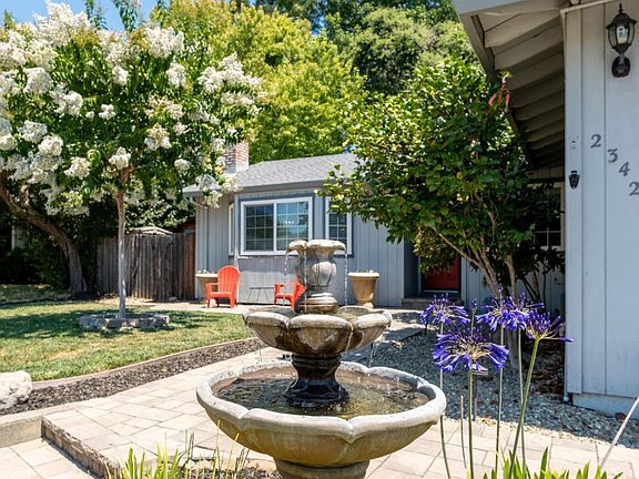 4th image of 2342 Baggett Court
