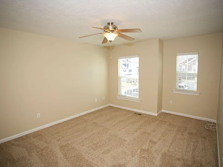 484 Brantley Cove Cir — Photo 29