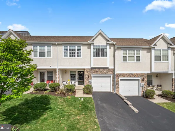 2747 Shelburne Rd, Downingtown, PA 19335