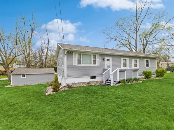 608 Madison St, De Soto, IA 50069