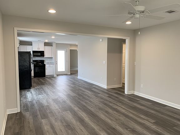 2nd image of 1540 Wexford Way