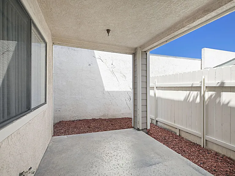 2567 Orange Ave — Photo 20