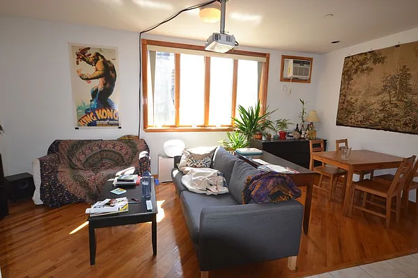 Rented by Bold New York | media 10