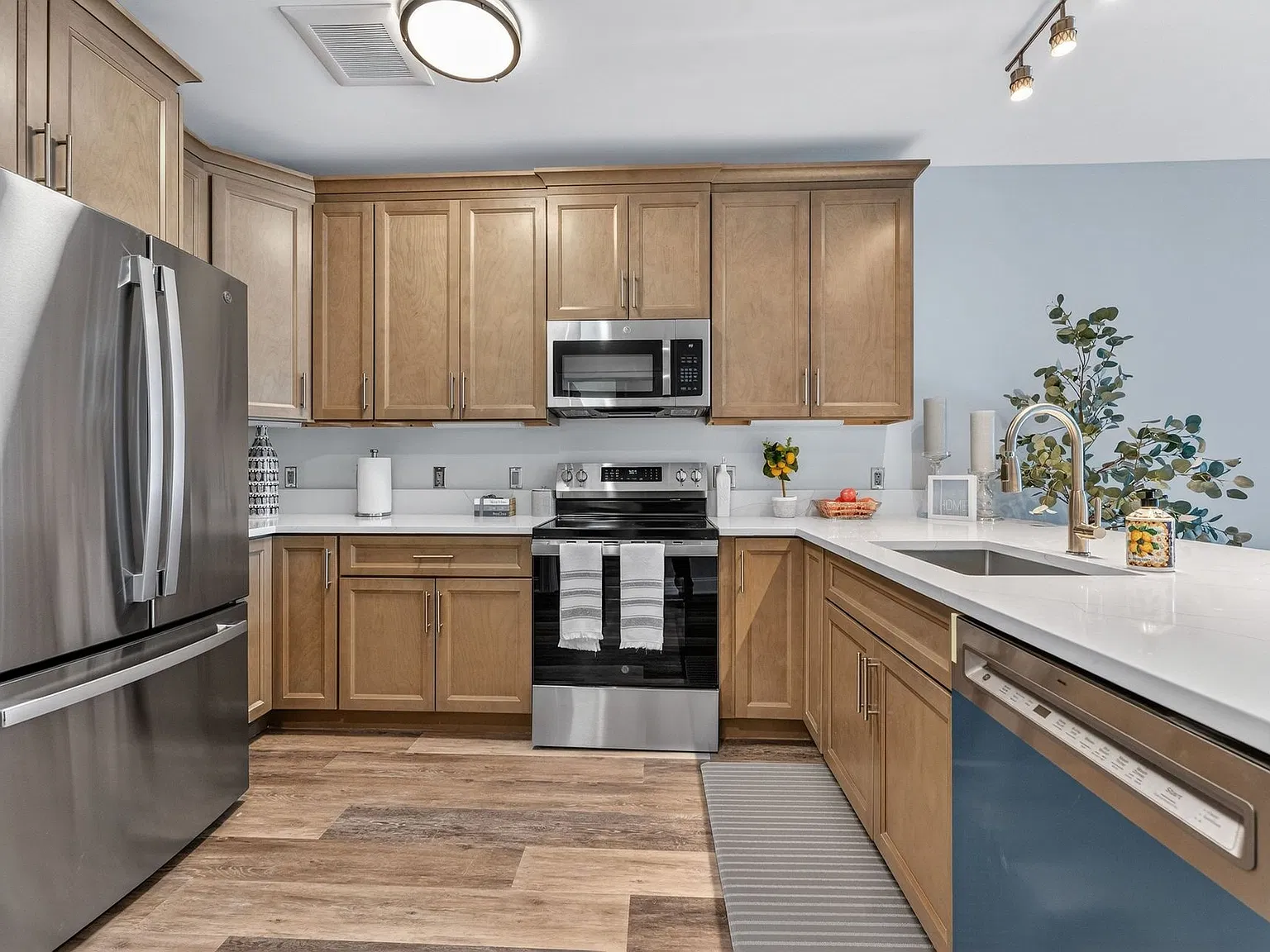 Theta Grove, a Luxurious 55+ Rental Community — Photo 2
