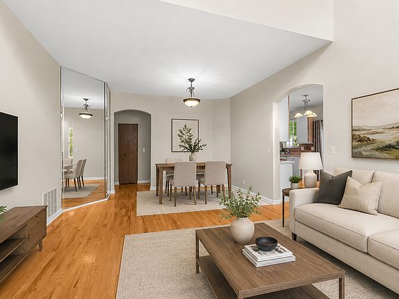5th image of 209 Grays Dr #209