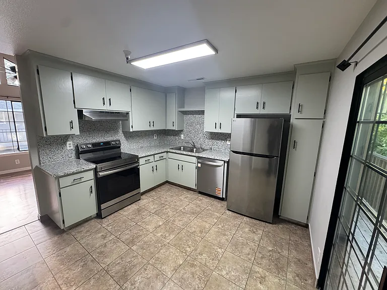 268 W California Ave #D — Photo 14