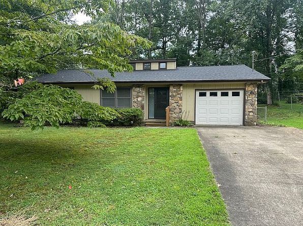 1 Rockwood Ln