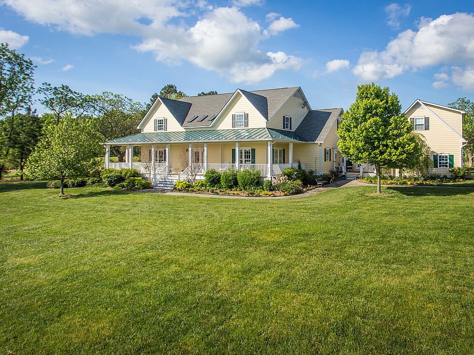 1st image of 417 Forest Lane Road