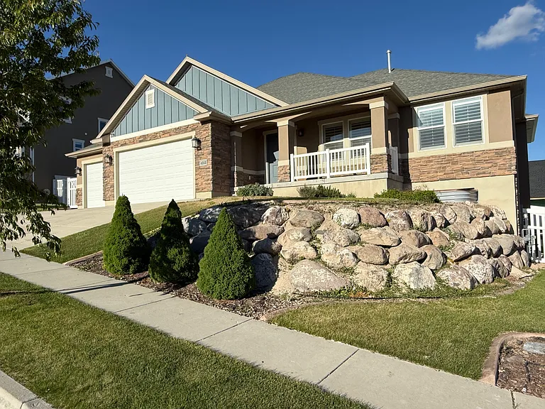 4202 N 400 W — Photo 2