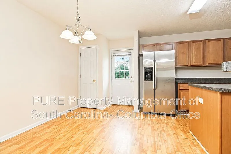 5 bed, 3.0 bath, 2363 sqft, $2,125 — Photo 4