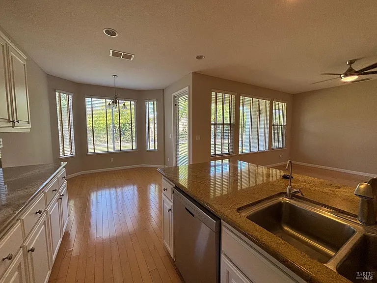 505 Marianna Pl — Photo 7