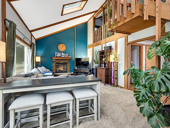 Sun Drenched Living Room (Gas Fireplace Non Functional)