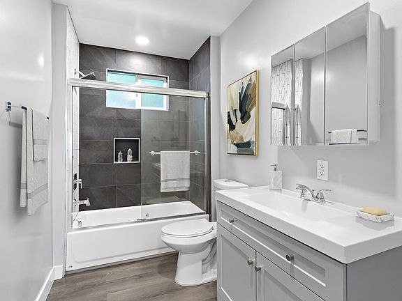 5th image of 2027 Vista Del Mar St #5