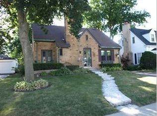 4 S Louis St, Mount Prospect, IL 60056