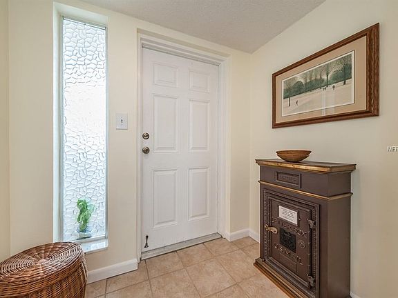 3rd image of 622 Edgewater Dr Unit 325