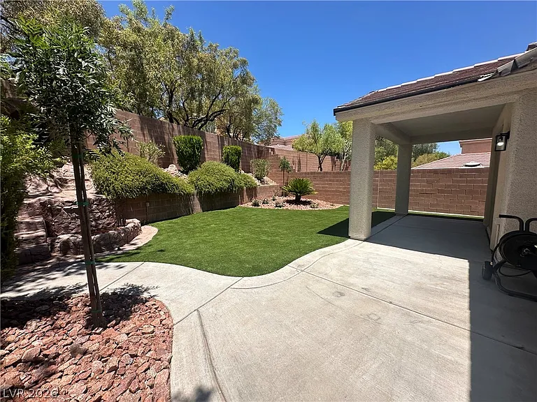 11126 Evvie Ln — Photo 16