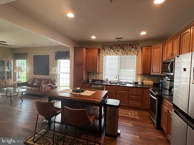 2nd image of 319 Clubside Dr #311
