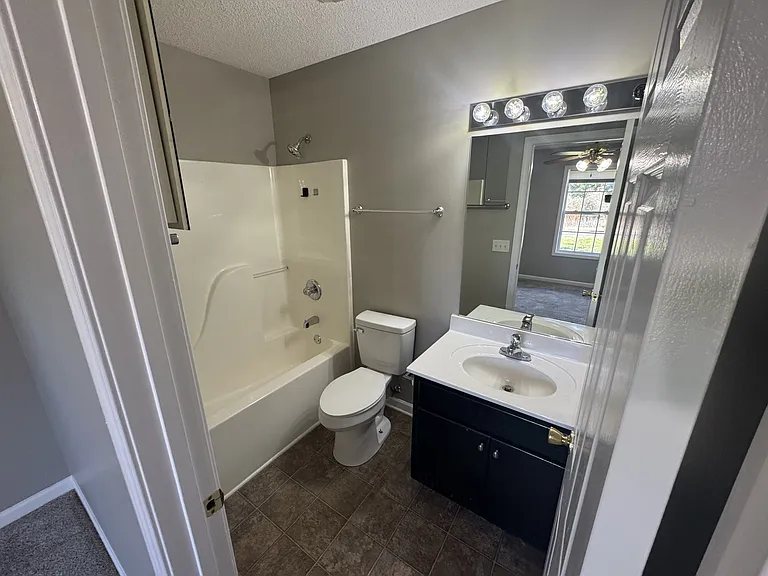 105 Lorien Cir — Photo 10