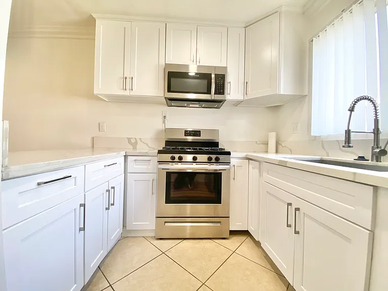 6151 Fountain Ave #15 — Photo 6