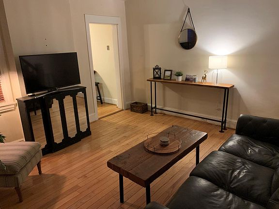 Dining room.