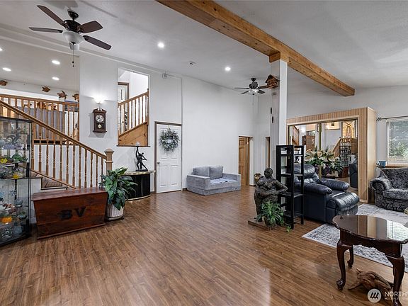 4th image of 3312 67th Avenue W